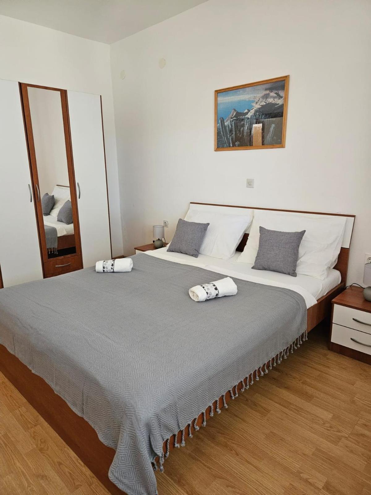 Pljesa Apartments Supetarska Draga Exterior foto
