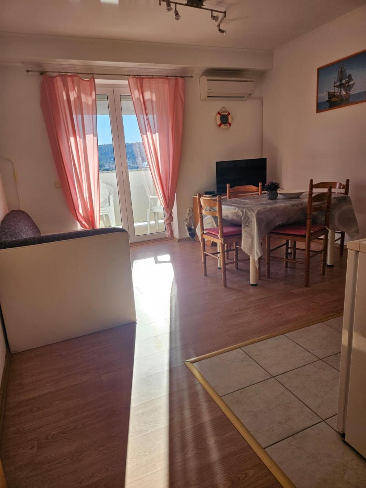 Pljesa Apartments Supetarska Draga Exterior foto